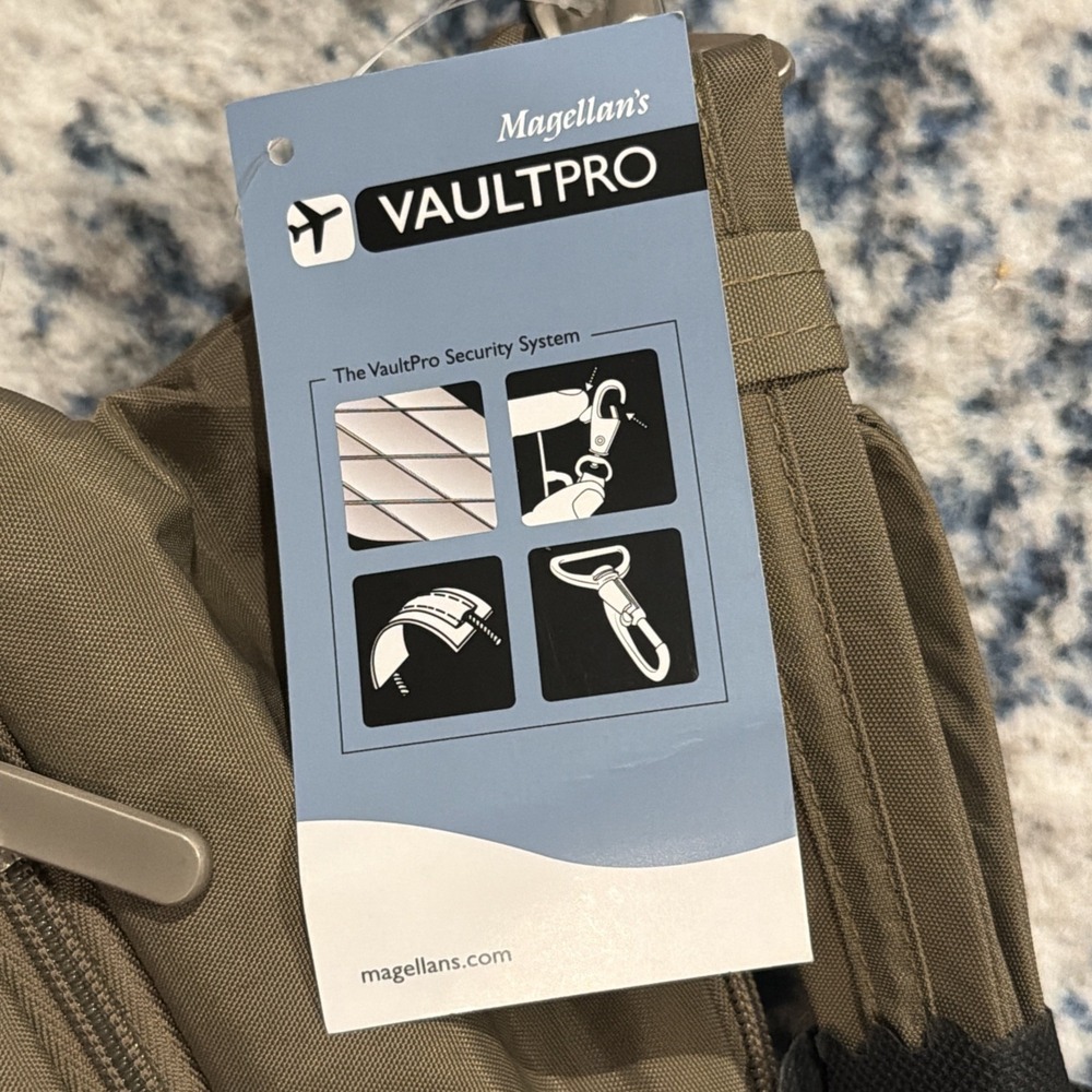 Magellan VaultPro RFID Gateway Grande Bag Denier Nylon Waterbottle holder Sable - Picture 4 of 4